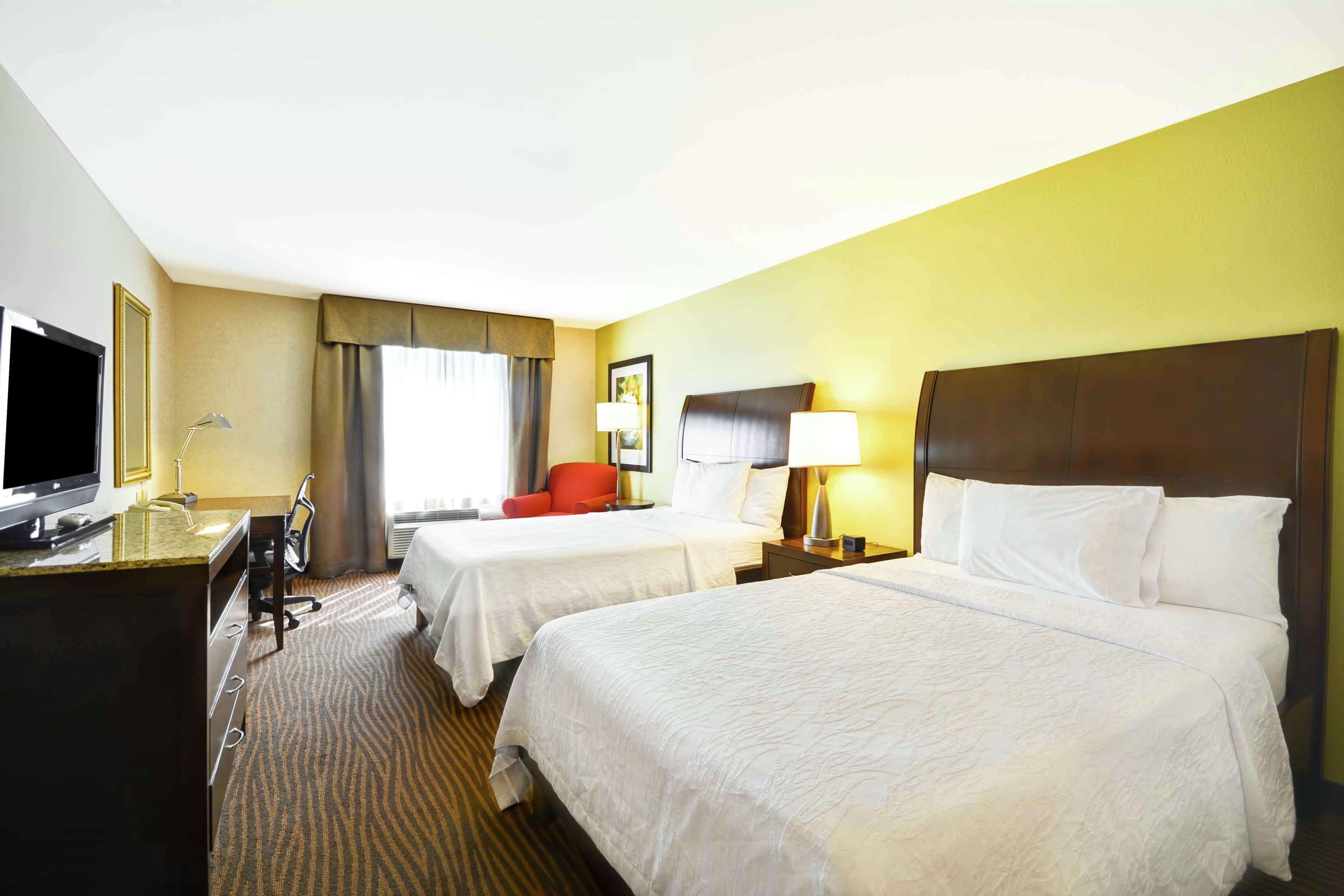Hilton Garden Inn Fort Myers Exterior photo