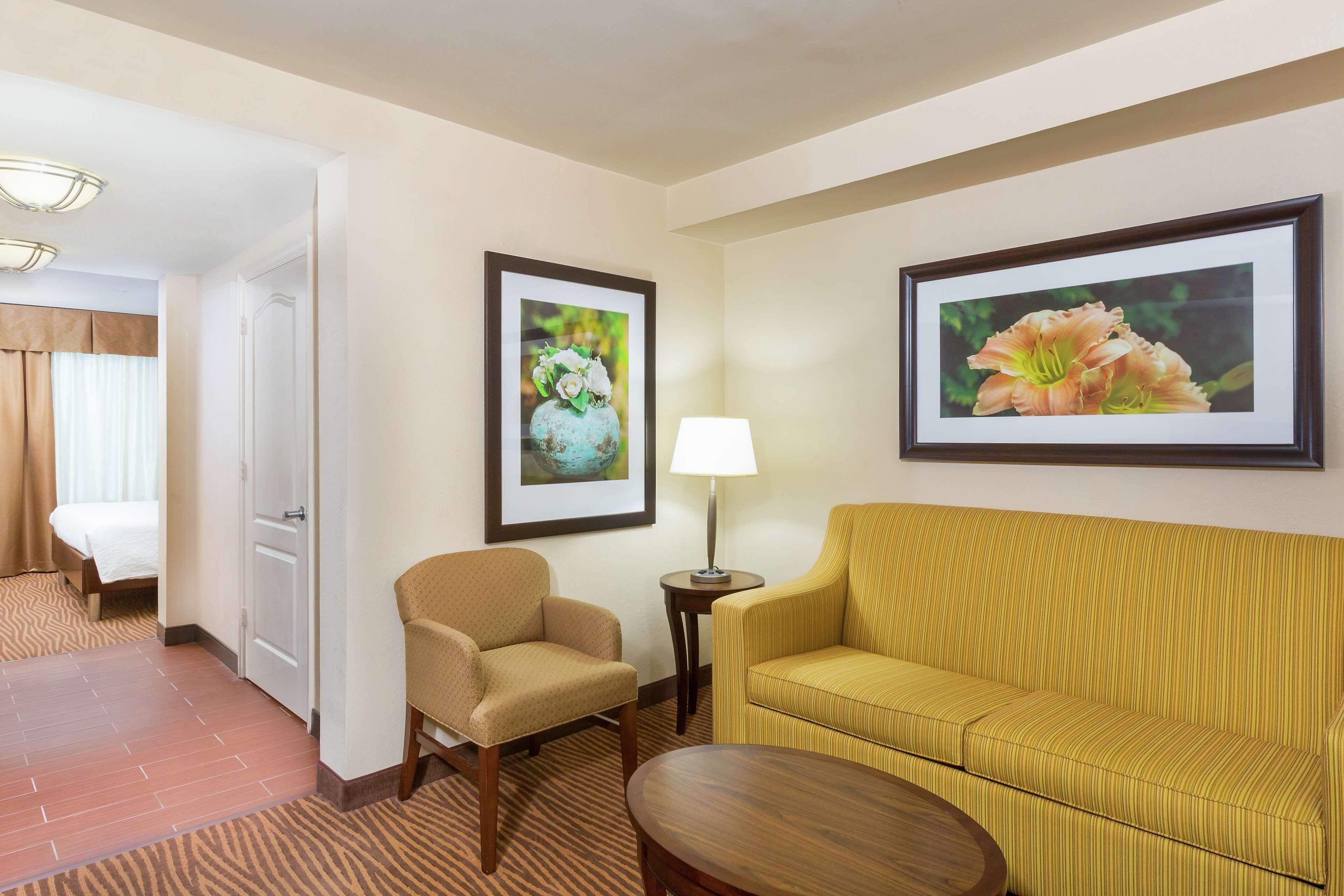 Hilton Garden Inn Fort Myers Exterior photo