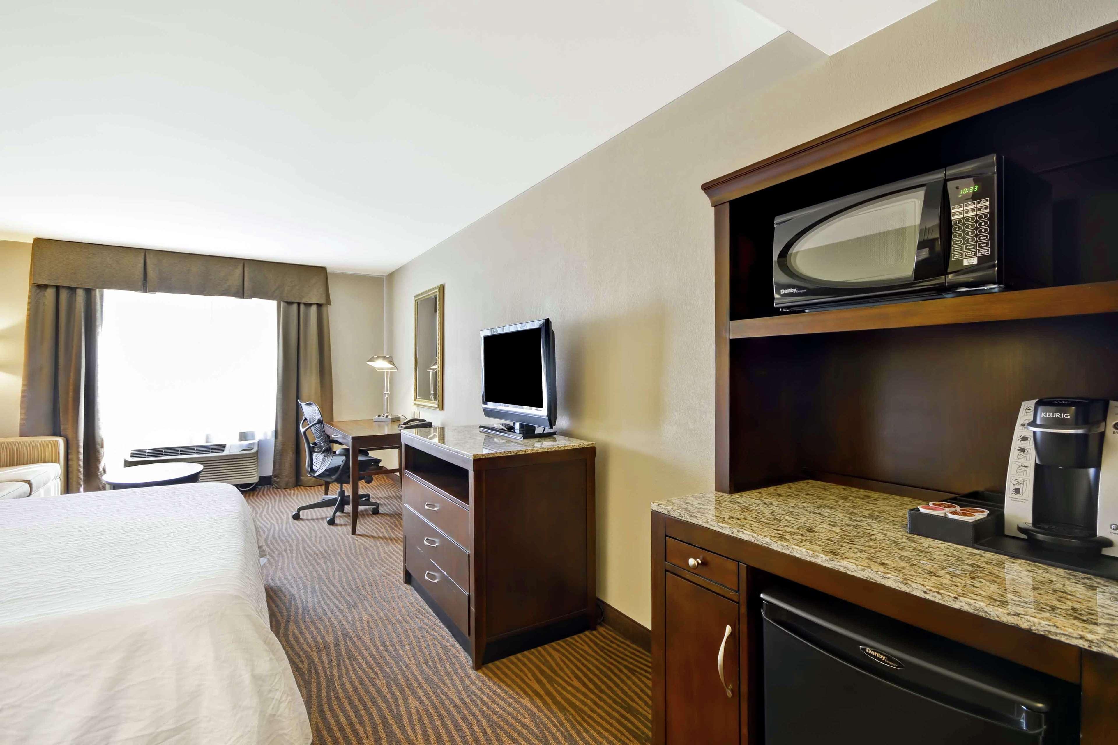 Hilton Garden Inn Fort Myers Exterior photo