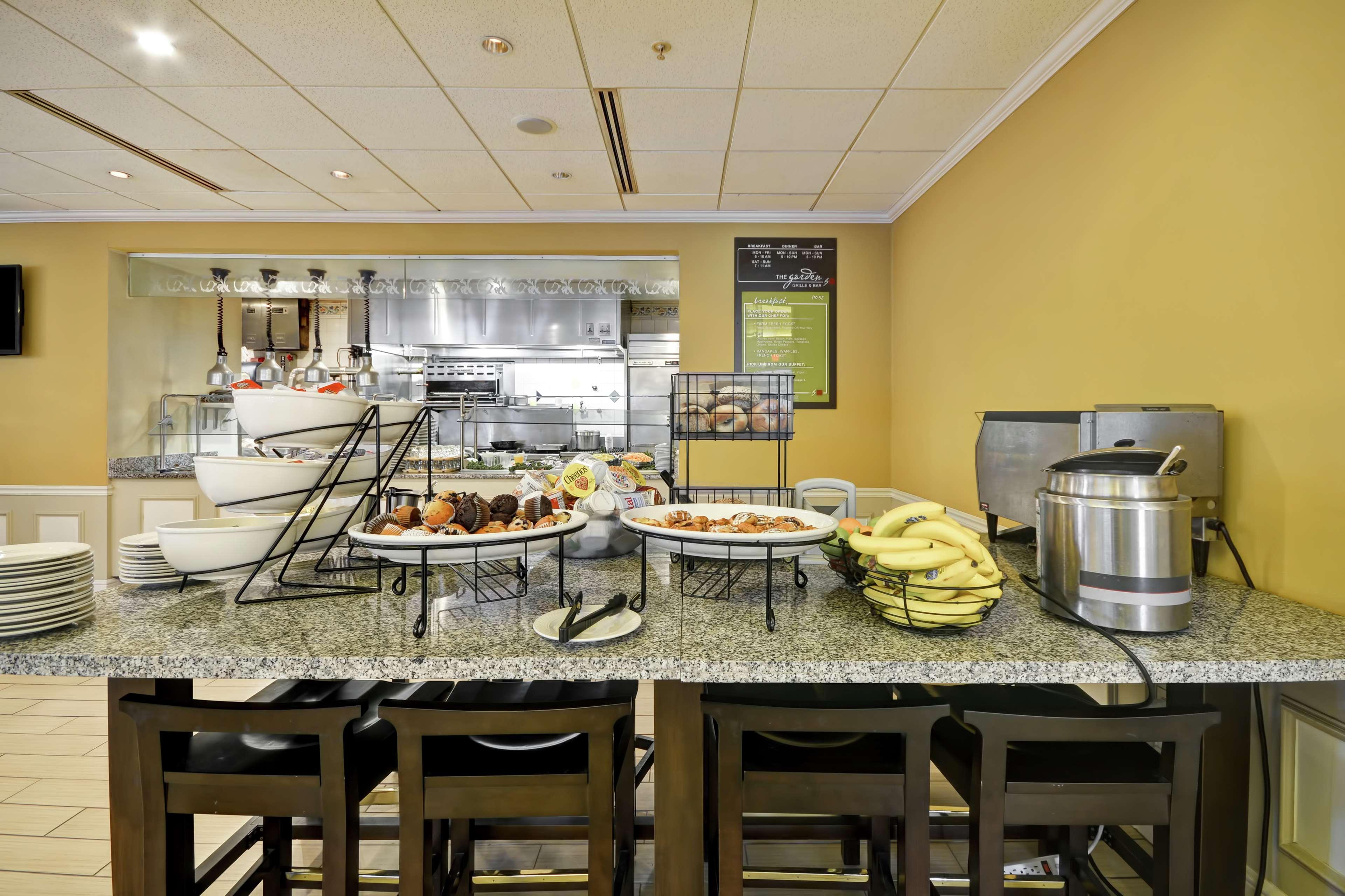 Hilton Garden Inn Fort Myers Exterior photo