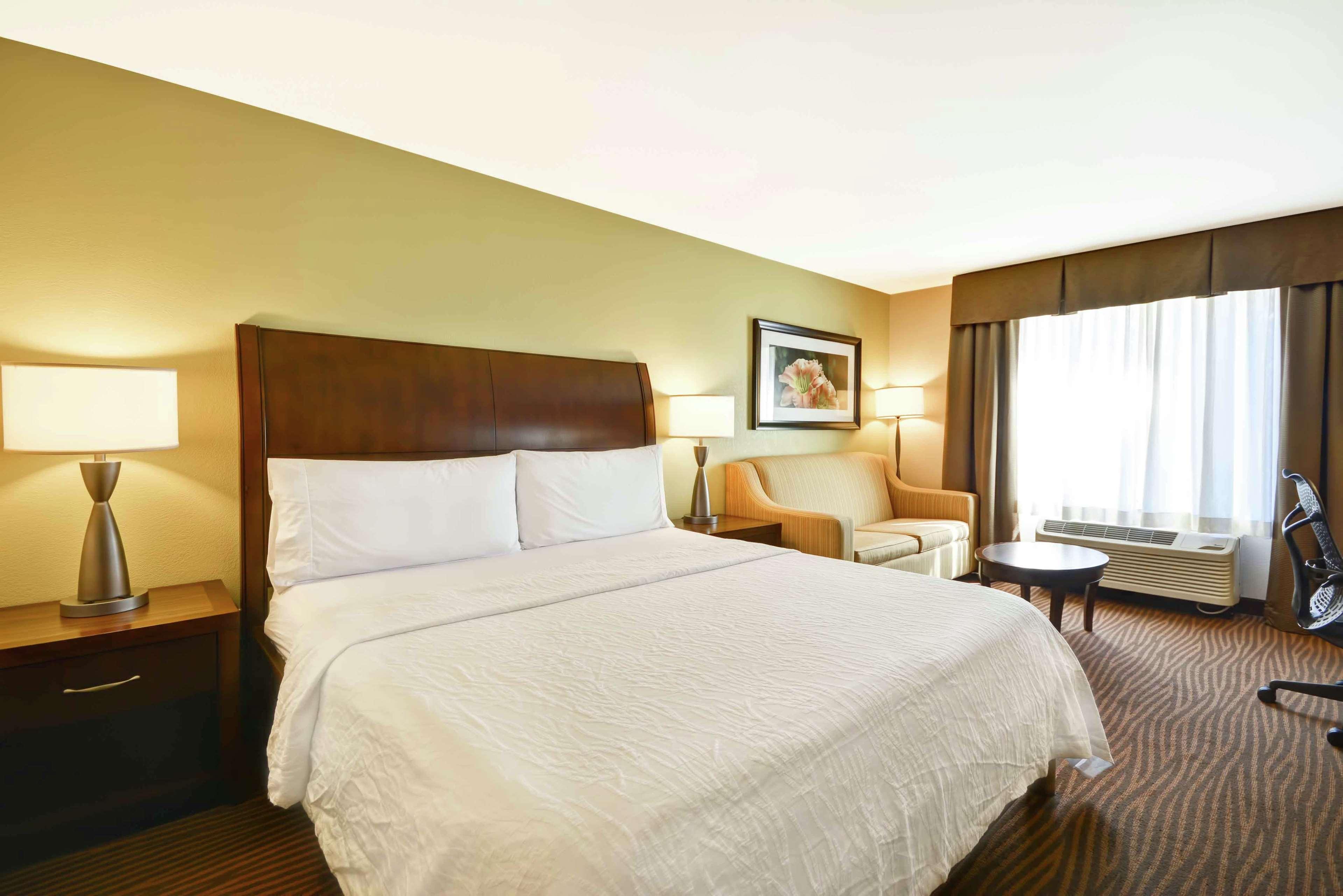 Hilton Garden Inn Fort Myers Exterior photo