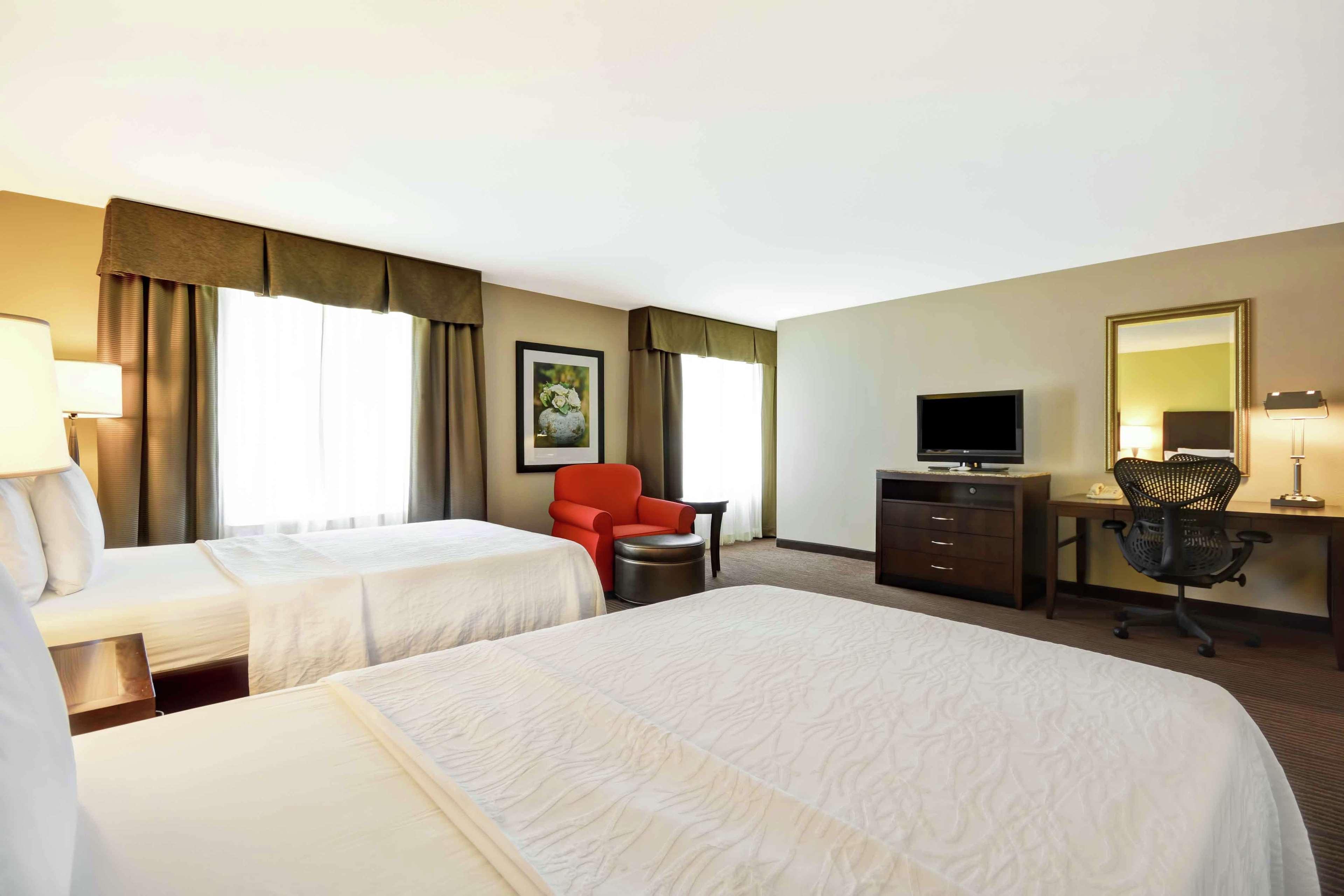Hilton Garden Inn Fort Myers Exterior photo