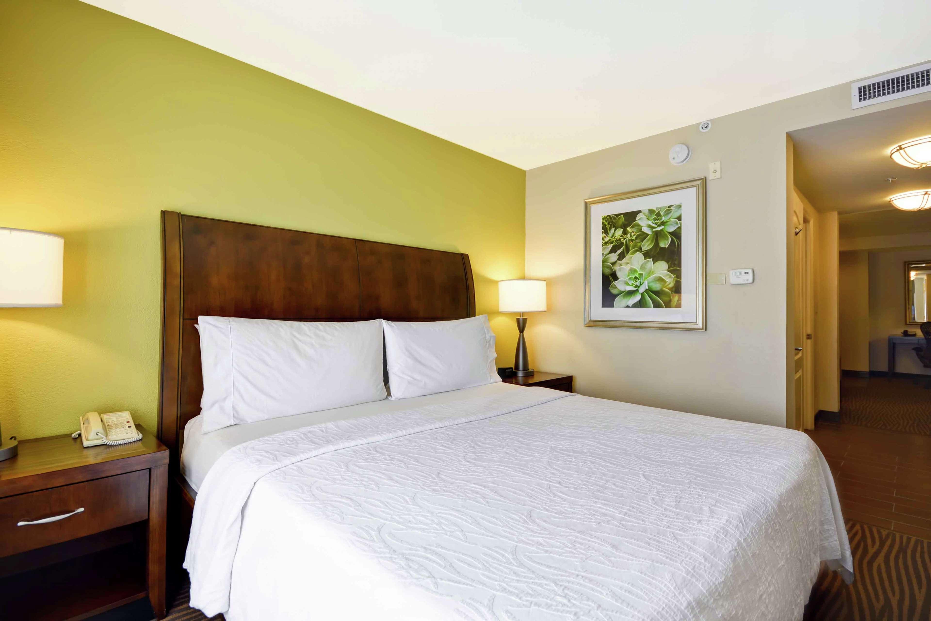 Hilton Garden Inn Fort Myers Exterior photo
