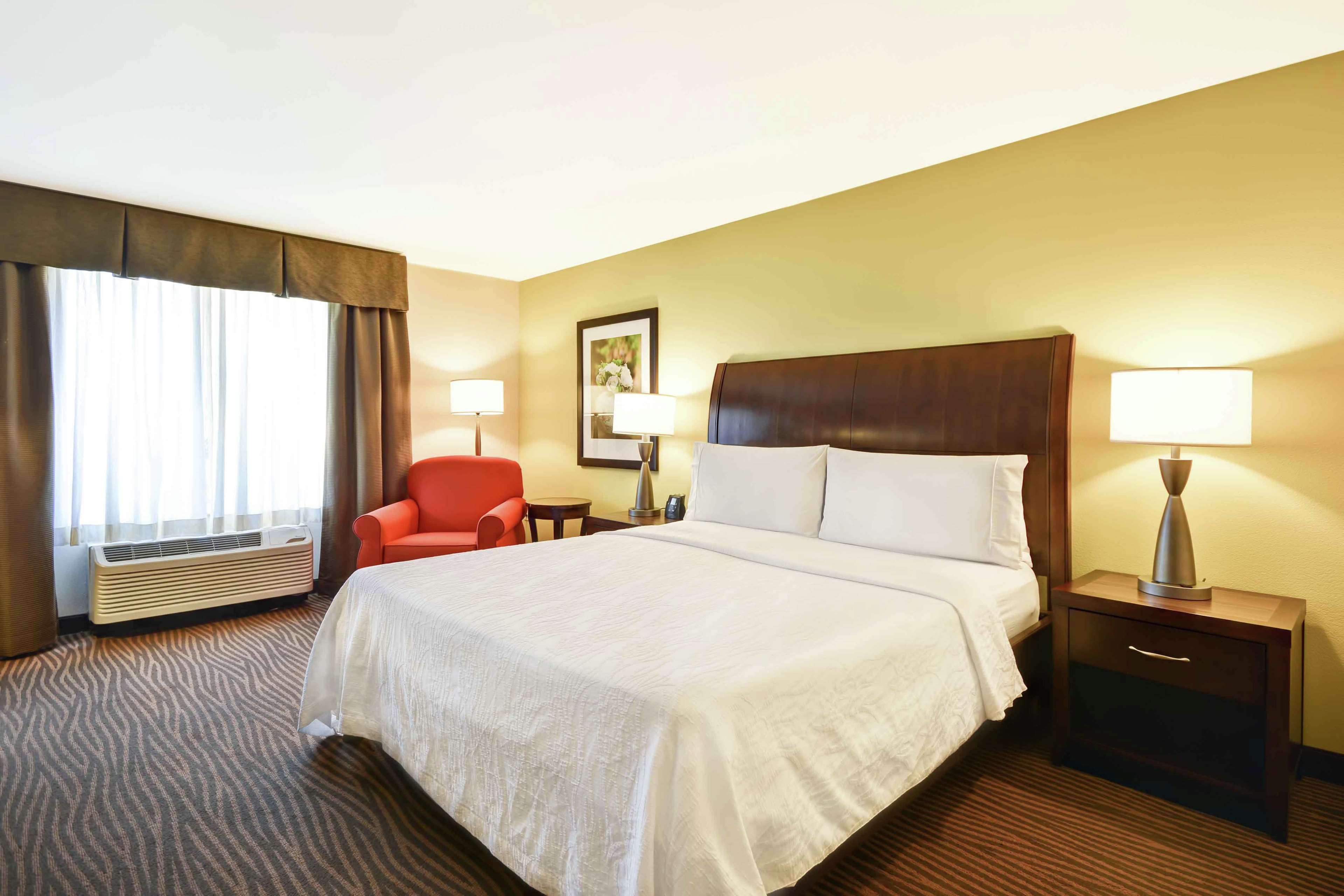 Hilton Garden Inn Fort Myers Exterior photo