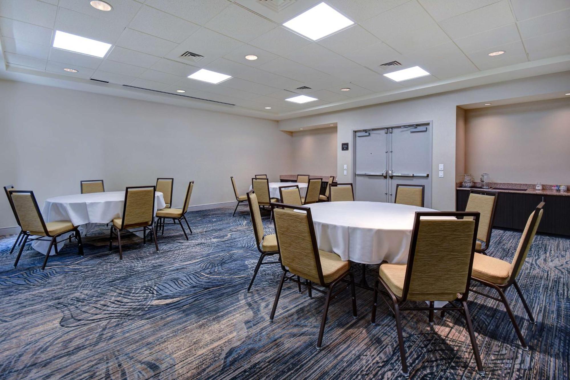 Hilton Garden Inn Fort Myers Exterior photo