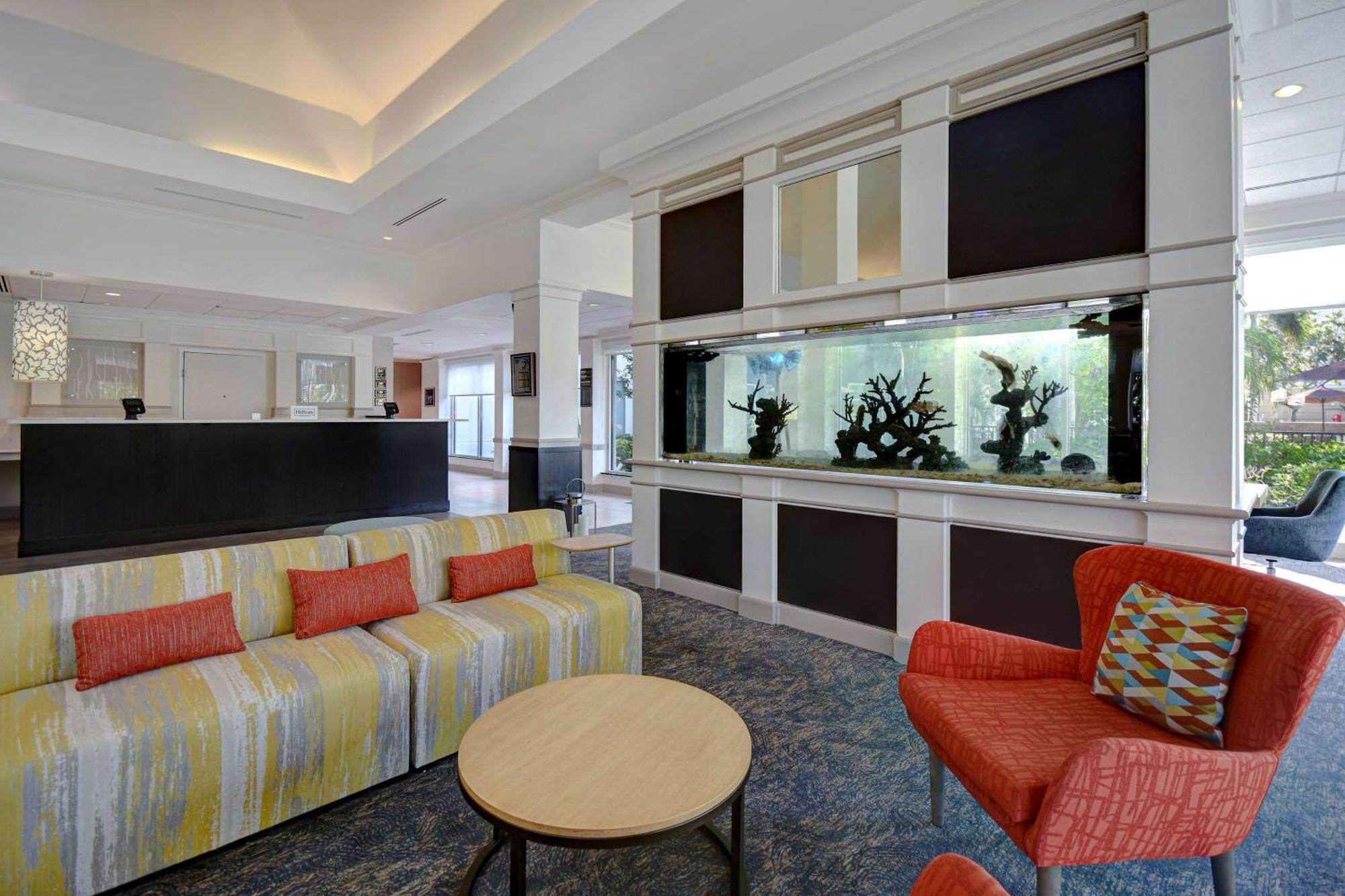Hilton Garden Inn Fort Myers Exterior photo