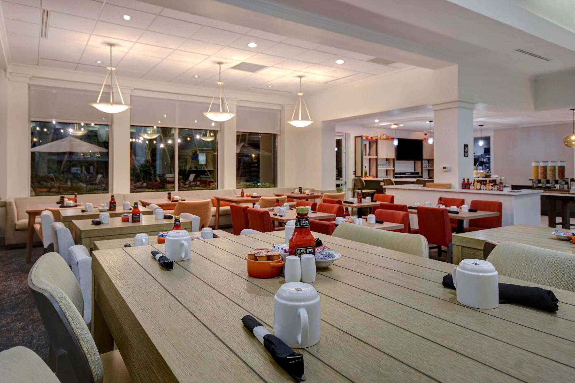 Hilton Garden Inn Fort Myers Exterior photo