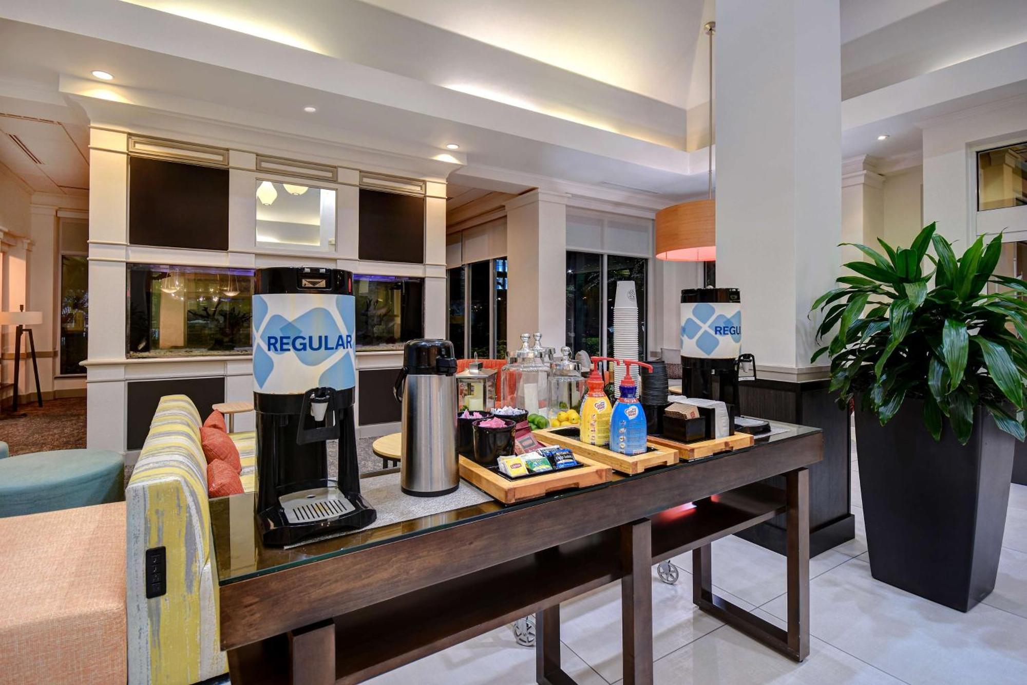 Hilton Garden Inn Fort Myers Exterior photo