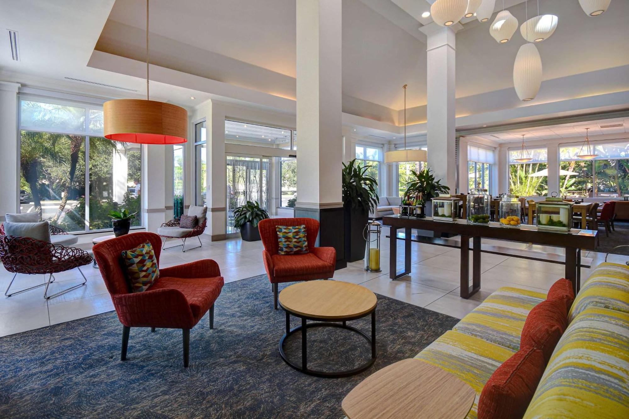 Hilton Garden Inn Fort Myers Exterior photo